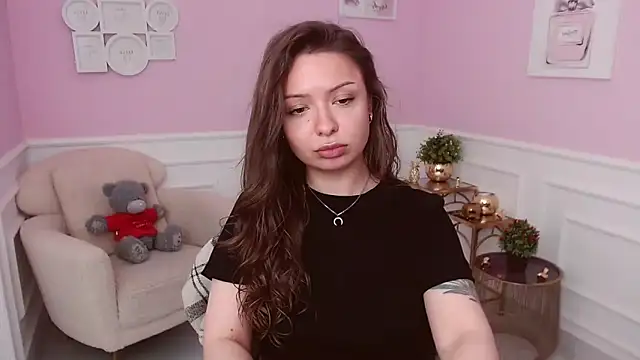 Snapshot of LucySkilar chatting on May 12, 5:59 am LucySkilar online show from May 12, 5:59 am