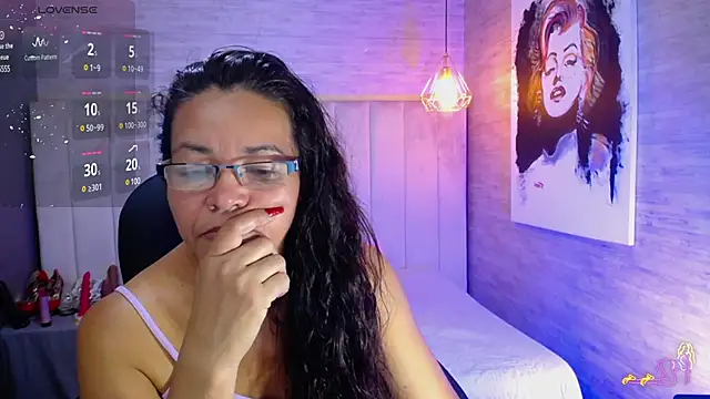 Snapshot of MaturePure chatting on January 28, 11:39 pm MaturePure online show from January 28, 11:39 pm