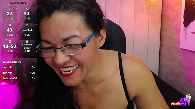 Snapshot of MaturePure chatting on February 2, 6:37 am MaturePure online show from February 2, 6:37 am