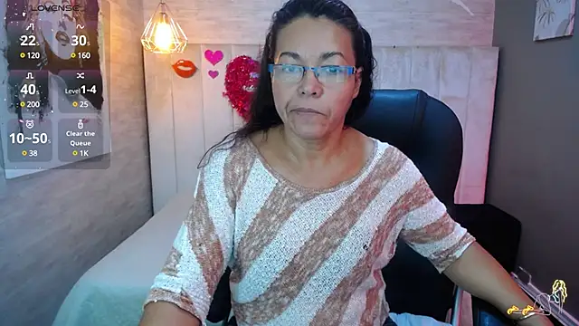 Snapshot of MaturePure chatting on February 12, 8:07 pm MaturePure online show from February 12, 8:07 pm