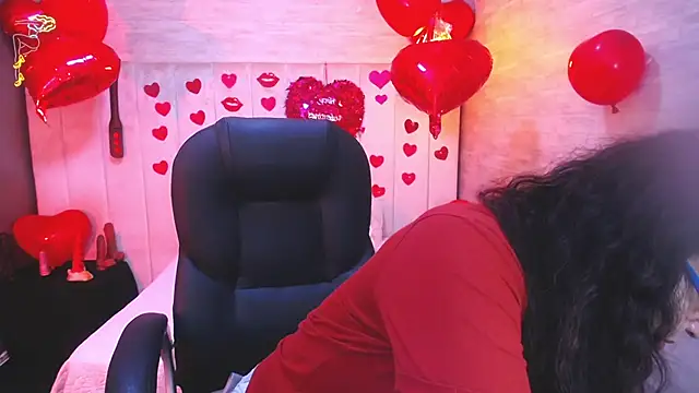 Snapshot of MaturePure chatting on February 17, 7:42 pm MaturePure online show from February 17, 7:42 pm