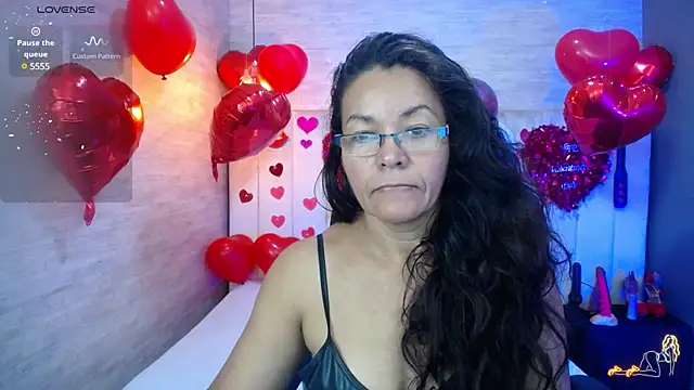 Snapshot of MaturePure chatting on February 22, 9:59 pm MaturePure online show from February 22, 9:59 pm