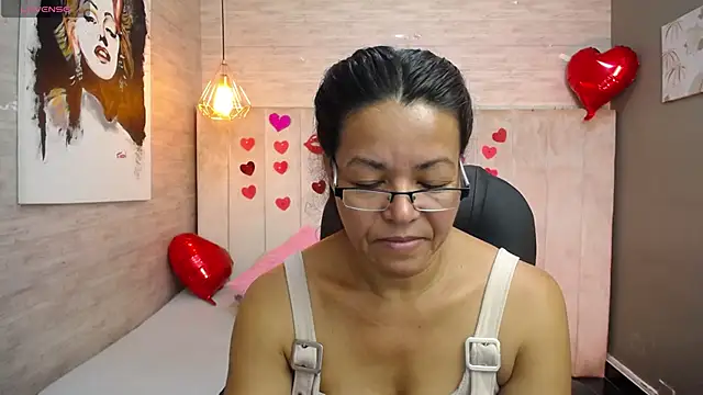 Snapshot of MaturePure chatting on March 3, 4:46 pm MaturePure online show from March 3, 4:46 pm