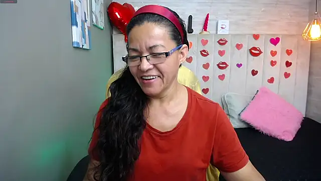 Snapshot of MaturePure chatting on March 13, 8:22 pm MaturePure online show from March 13, 8:22 pm