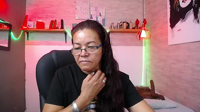 Snapshot of MaturePure chatting on September 11, 9:26 pm MaturePure online show from September 11, 9:26 pm