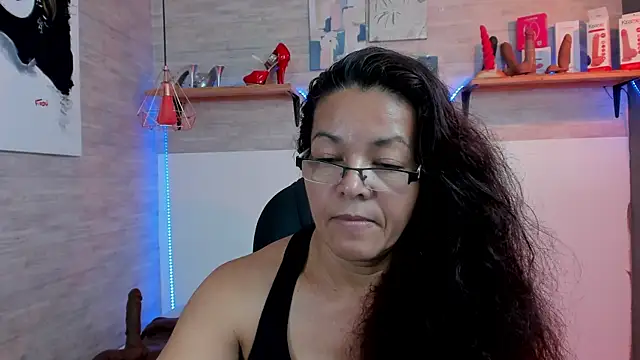 Snapshot of MaturePure chatting on November 7, 9:48 pm MaturePure online show from November 7, 9:48 pm