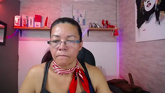 Snapshot of MaturePure chatting on November 17, 5:19 pm MaturePure online show from November 17, 5:19 pm