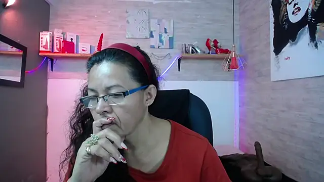 Snapshot of MaturePure chatting on November 20, 8:08 pm MaturePure online show from November 20, 8:08 pm