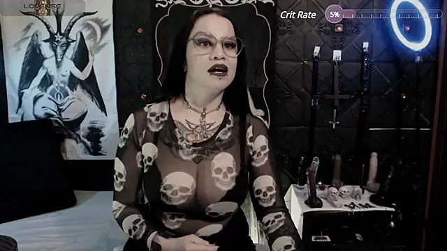 Snapshot of Evil_Queen_666 chatting on January 3, 5:17 am Evil Queen 666 online show from January 3, 5:17 am
