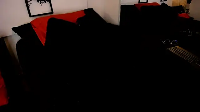 Snapshot of leslie_k chatting on March 5, 9:49 am leslie k online show from March 5, 9:49 am