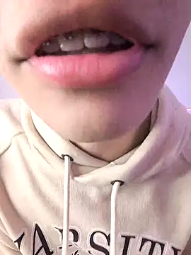 Dmitri Aksnes online show from March 28, 7:57 pm