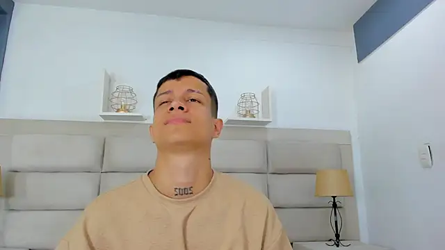 Snapshot of AgarEvans chatting on December 3, 4:20 am AgarEvans online show from December 3, 4:20 am