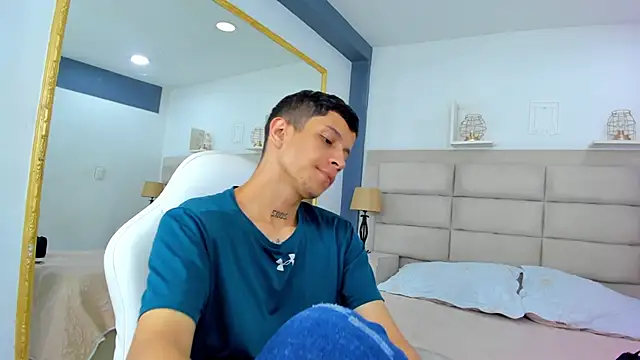 AgarEvans online show from December 18, 4:29 am