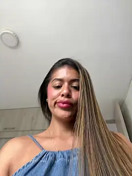 Snapshot of MelissaWaltton chatting on August 4, 10:01 pm MelissaWaltton online show from August 4, 10:01 pm