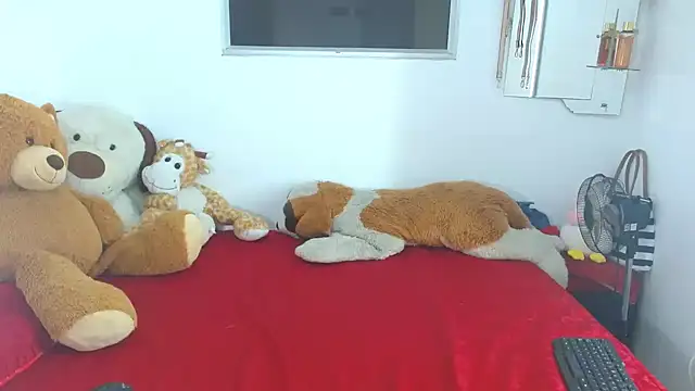 Snapshot of stassie_xxx chatting on March 19, 8:01 am stassie xxx online show from March 19, 8:01 am