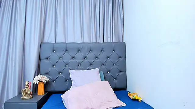 Snapshot of mariiana_murillo01 chatting on February 2, 3:43 am mariiana murillo01 online show from February 2, 3:43 am