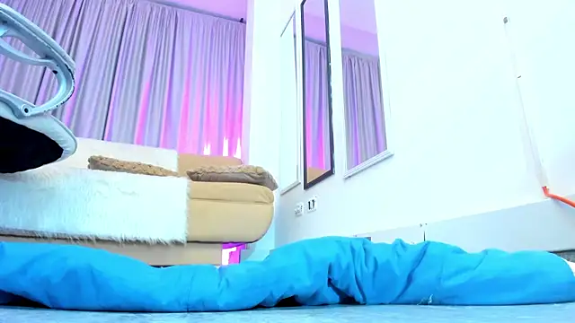 Snapshot of mariiana_murillo01 chatting on October 26, 4:24 pm mariiana murillo01 online show from October 26, 4:24 pm