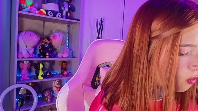 EmilyMiller  online show from January 11, 5:51 pm