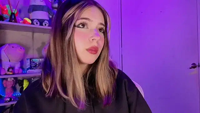 EmilyMiller  online show from April 17, 3:15 pm