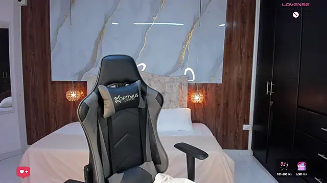 Snapshot of mia_18v chatting on February 21, 8:38 pm mia 18v online show from February 21, 8:38 pm