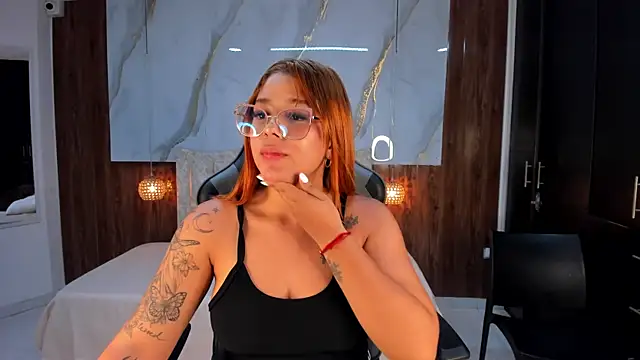 Snapshot of mia_18v chatting on March 2, 3:13 am mia 18v online show from March 2, 3:13 am