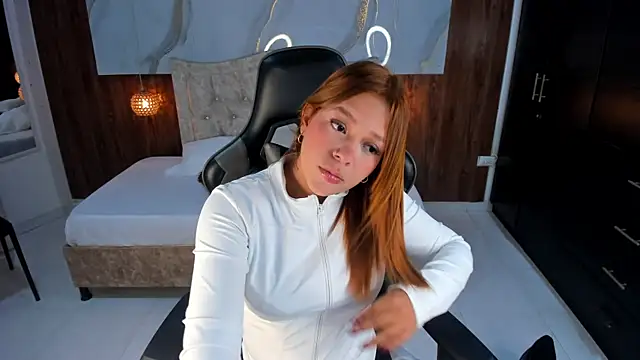 Snapshot of mia_18v chatting on May 2, 8:14 pm mia 18v online show from May 2, 8:14 pm