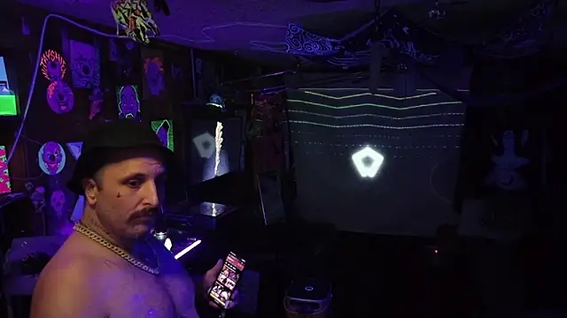 tayshie online show from April 28, 11:37 am