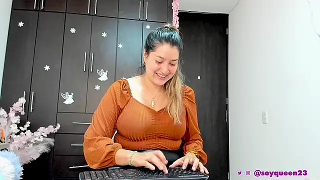 Soyqueen online show from January 31, 5:30 am