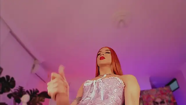 Taylor  foxxx online show from December 29, 7:06 am