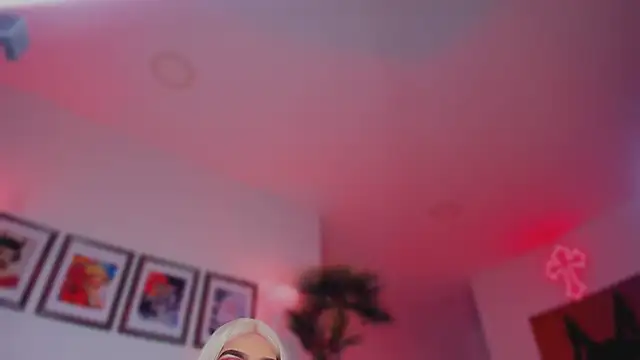 Taylor  foxxx online show from September 12, 4:45 am