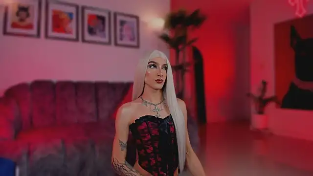 Taylor  foxxx online show from April 11, 7:13 am