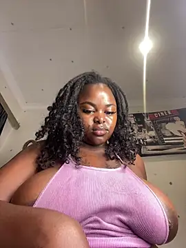 Snapshot of Honeycoco0211 chatting on February 26, 4:47 am Honeycoco0211 online show from February 26, 4:47 am