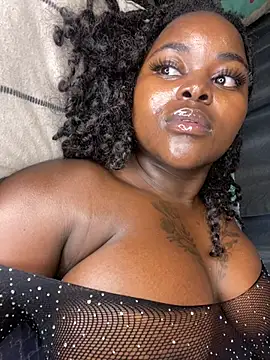 Snapshot of Honeycoco0211 chatting on March 8, 5:49 am Honeycoco0211 online show from March 8, 5:49 am