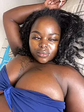 Snapshot of Honeycoco0211 chatting on March 13, 4:49 am Honeycoco0211 online show from March 13, 4:49 am