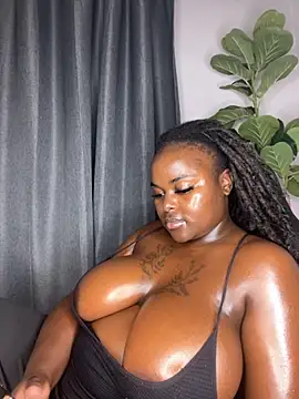 Snapshot of Honeycoco0211 chatting on September 8, 6:18 pm Honeycoco0211 online show from September 8, 6:18 pm