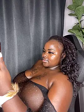 Snapshot of Honeycoco0211 chatting on October 1, 8:37 pm Honeycoco0211 online show from October 1, 8:37 pm