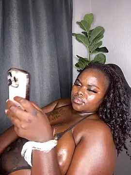 Snapshot of Honeycoco0211 chatting on October 3, 8:06 pm Honeycoco0211 online show from October 3, 8:06 pm