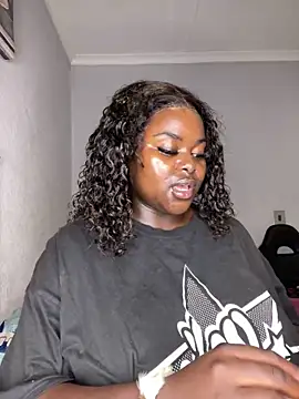 Snapshot of Honeycoco0211 chatting on November 27, 8:33 pm Honeycoco0211 online show from November 27, 8:33 pm