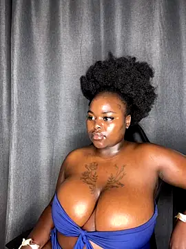 Snapshot of Honeycoco0211 chatting on December 15, 3:22 am Honeycoco0211 online show from December 15, 3:22 am