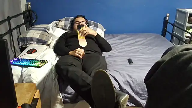 Snapshot of bwcalexander chatting on November 12, 11:03 pm bwcalexander online show from November 12, 11:03 pm