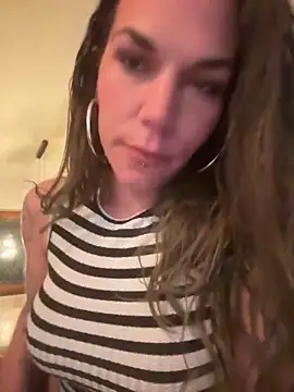 Snapshot of Lady_Knaller chatting on March 8, 8:34 pm Lady Knaller online show from March 8, 8:34 pm