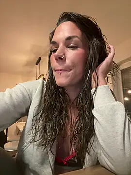 Snapshot of Lady_Knaller chatting on April 17, 7:17 pm Lady Knaller online show from April 17, 7:17 pm