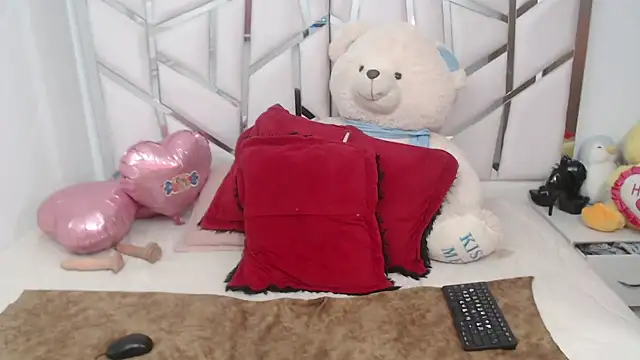 celestesouzalatin online show from September 28, 3:01 am