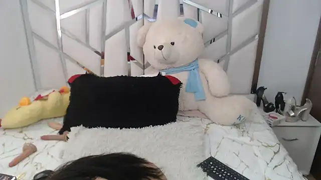 celestesouzalatin online show from April 26, 9:12 pm