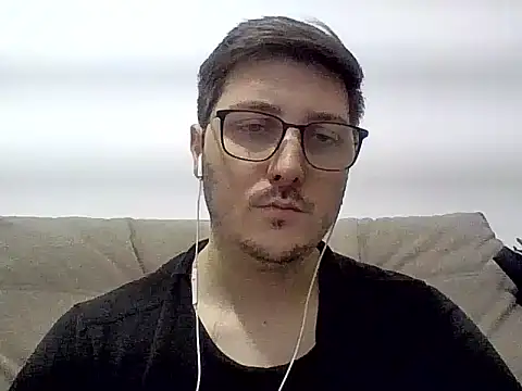 Snapshot of ShiitakeBR chatting on December 5, 12:08 am ShiitakeBR online show from December 5, 12:08 am