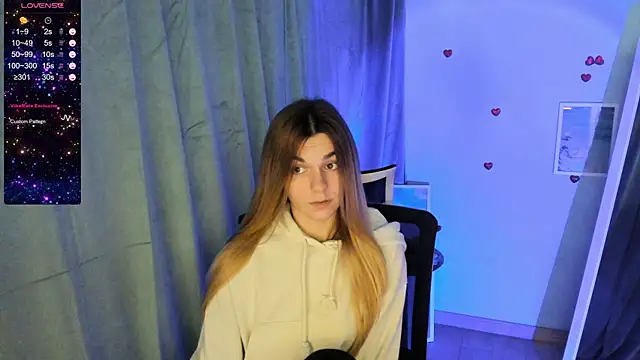 Snapshot of Sweet_me_ chatting on December 1, 4:40 pm Sweet me  online show from December 1, 4:40 pm