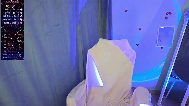 Snapshot of Sweet_me_ chatting on December 22, 10:38 am Sweet me  online show from December 22, 10:38 am