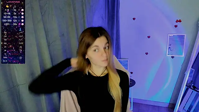 Snapshot of Sweet_me_ chatting on December 23, 10:10 am Sweet me  online show from December 23, 10:10 am