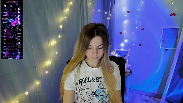 Snapshot of Sweet_me_ chatting on January 19, 7:36 am Sweet me  online show from January 19, 7:36 am