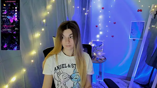 Snapshot of Sweet_me_ chatting on January 19, 10:39 am Sweet me  online show from January 19, 10:39 am